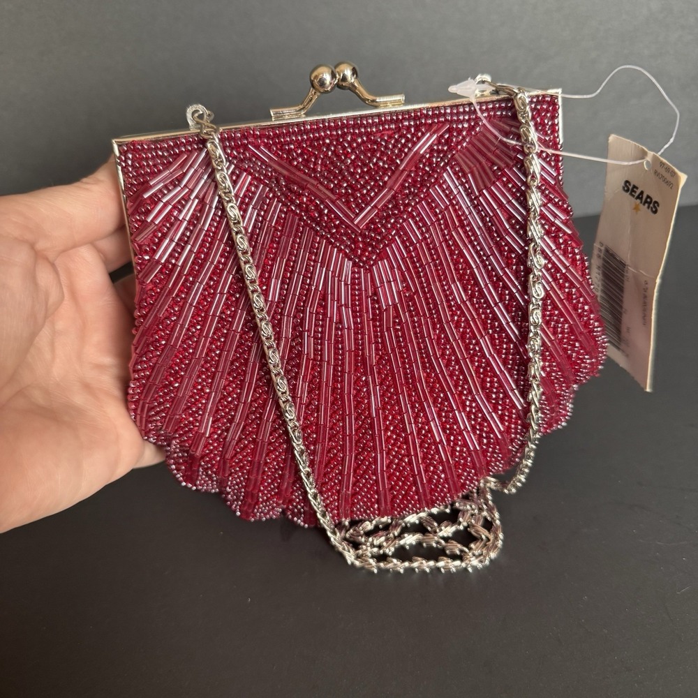 Exquisite Red Hand Made Beaded Clam Shell Kids Lock Clutch Purse ~ Mirror Inside - Picture 6 of 12